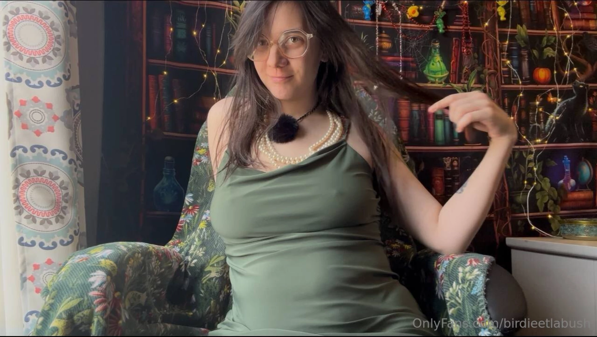 Belovedbirdie for the full video 