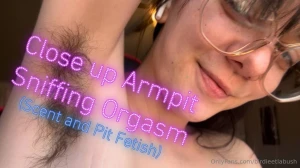 Close up armpit sniffing orgasm i know how much you love my hairy pits