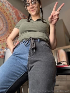 Heading to my yoga class tip 30 under this post for a super sexy super