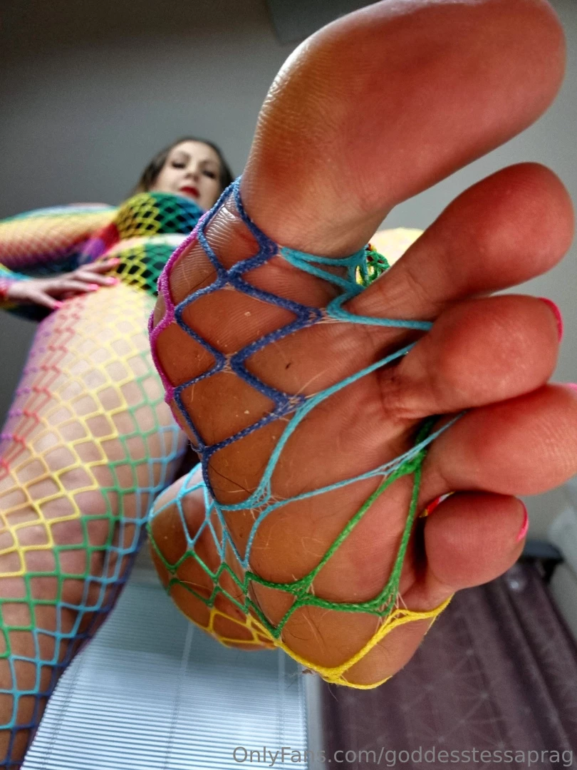 Hope that you really enjoy this pov view on your giant goddess you can part 1 