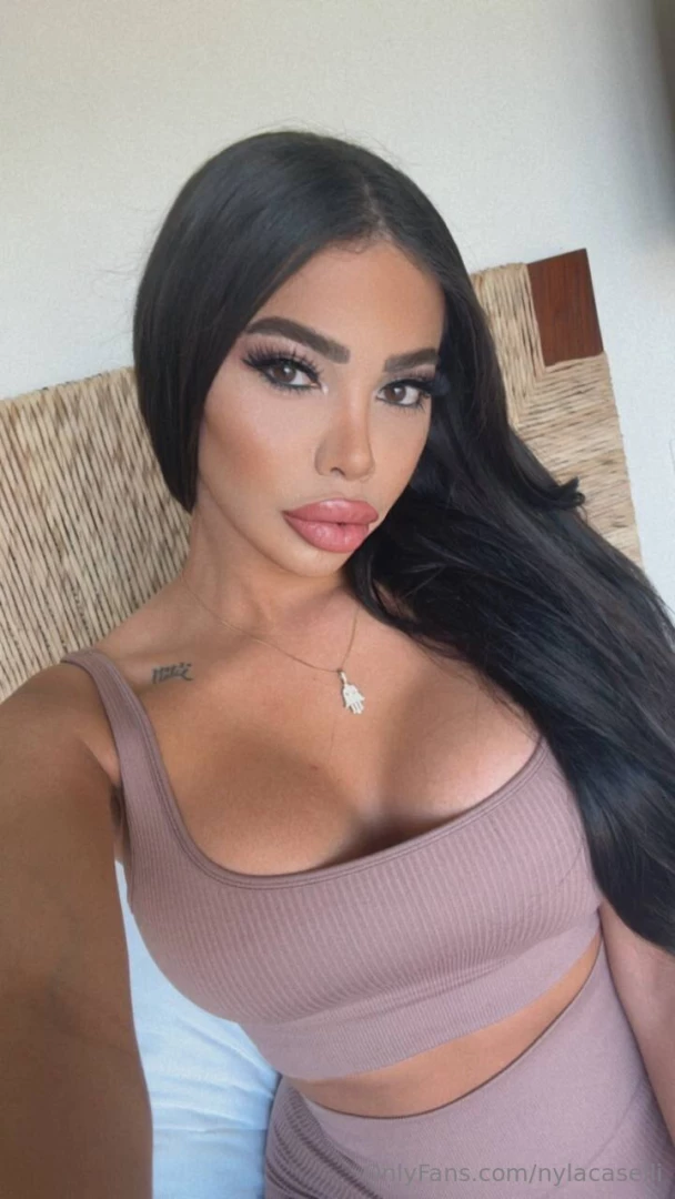 Stop scrolling and tell me what you like the most about me part 11 