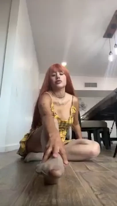 Worship these soles for a goodnight 