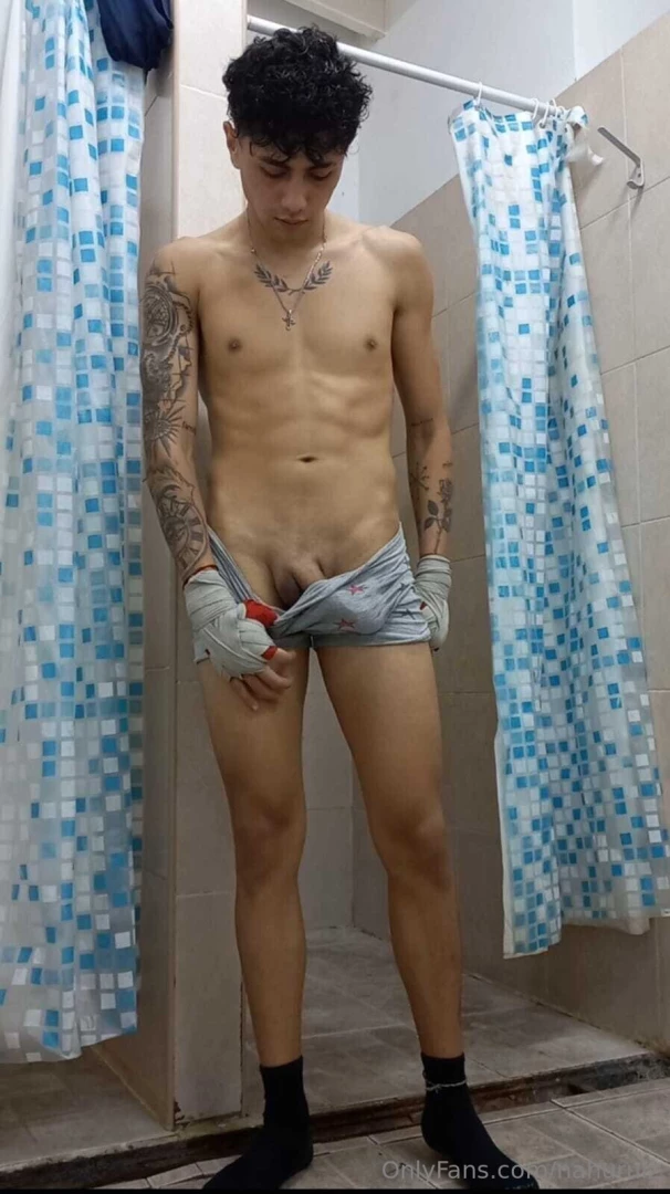 I just finished training and in the showers i recorded some videos i 