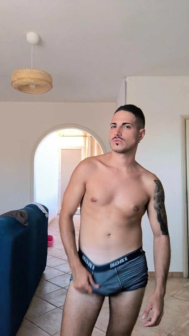 Happy sunday i took a walk and now i m back home i feel my balls full 
