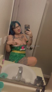 Can t wait for yall to see my christmas stufff