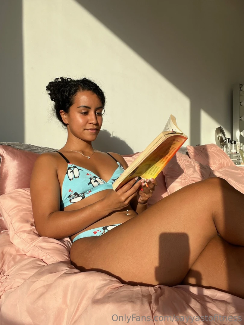 Who else loves erotic reading 