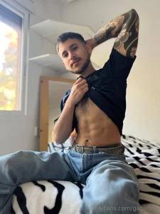 Cupcakeshappy do you want to discover a sexy strong man come talk to