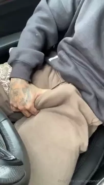 Who wants to see me play with my cock today 