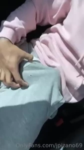 Goodmorning afternoon i feel so horny right now idek why who wants to