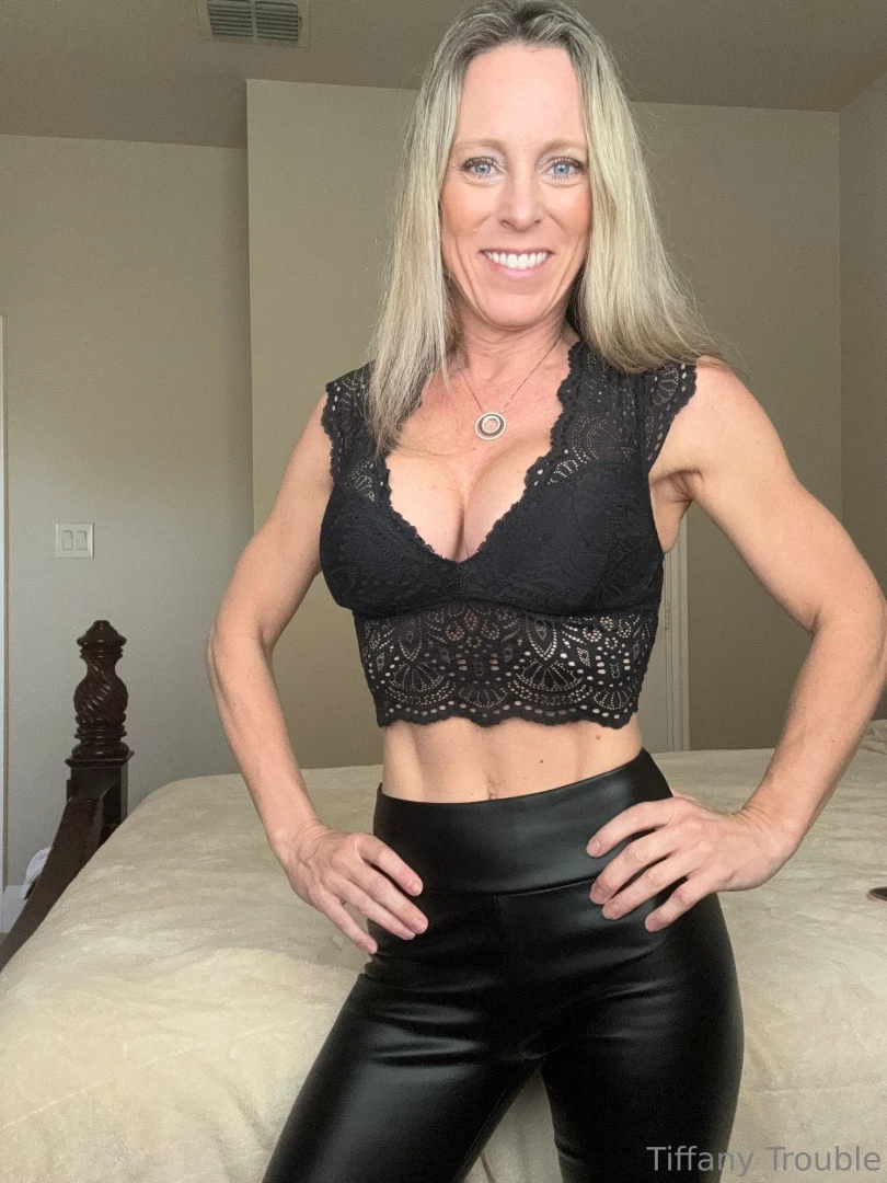 Live show tonight around 10pm est heading out to a birthday brunch now 