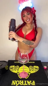 If i was a bartender would you tip me