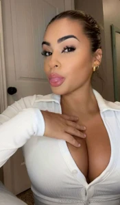 Do i look cute message me