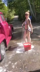Would you let me wash your truck tu me laissera tu laver ton pickup it
