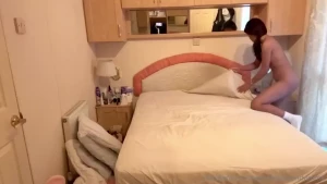 Hey guys do you want to help me change the sheets in this 10-minute