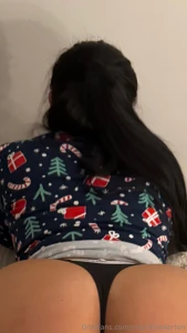 Small waist amp a phat ass am i ur dream girl