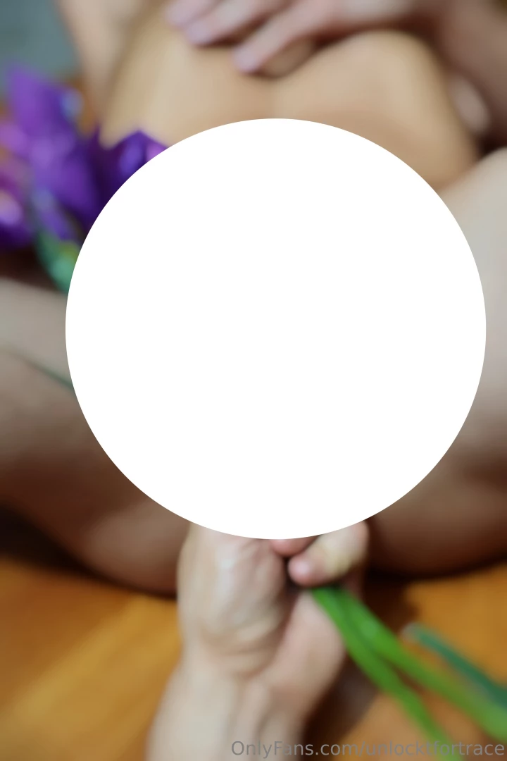 This set has your favorites in 11 shots bent over showing off my ass 