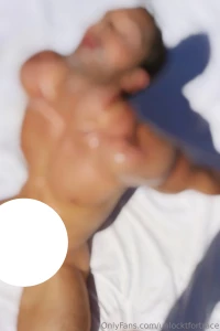 This set is so fucking hot jacking myself off and miles at the same part 1