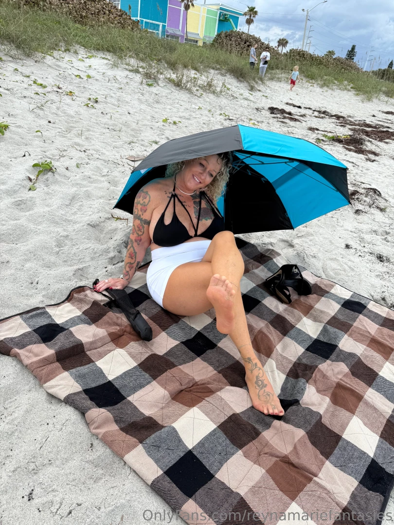 Cute beach pics in pantyhose part 13 