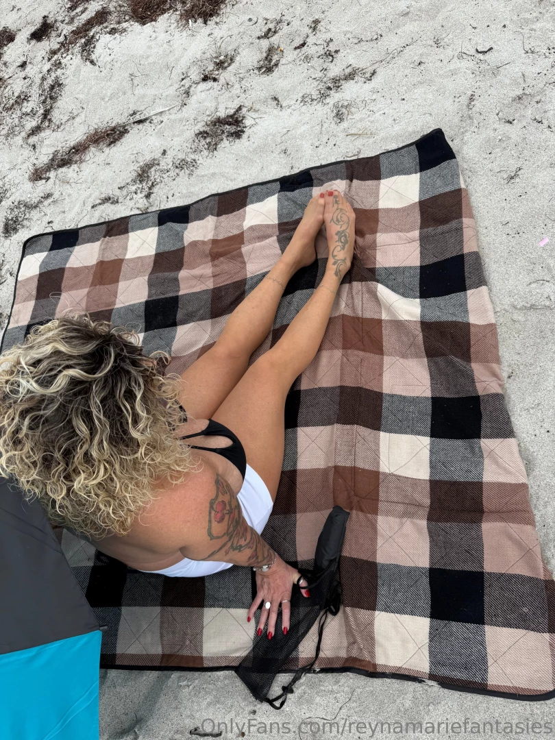 Cute beach pics in pantyhose part 12 