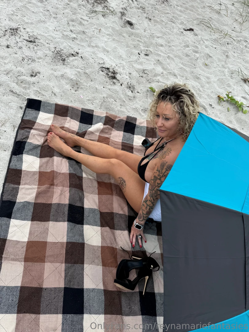 Cute beach pics in pantyhose part 8 