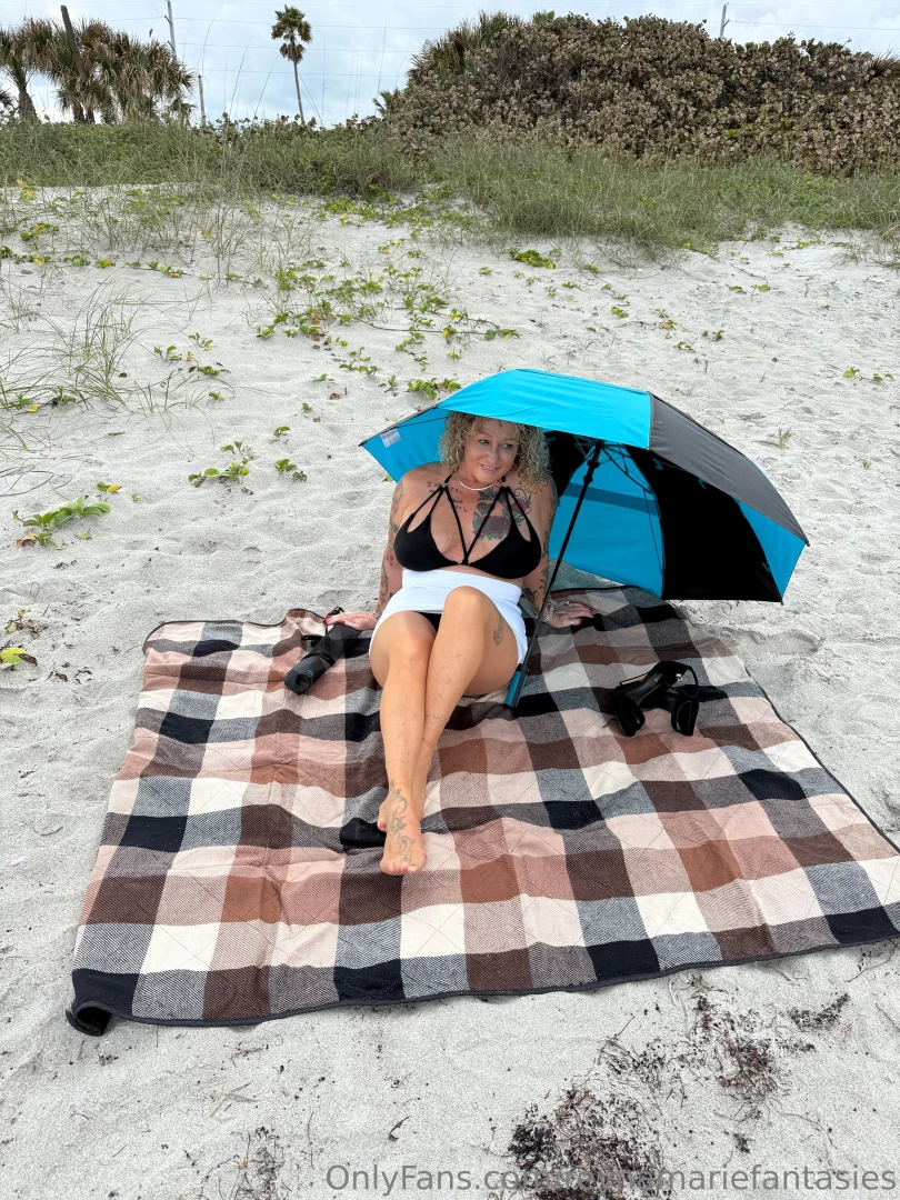 Cute beach pics in pantyhose part 11 