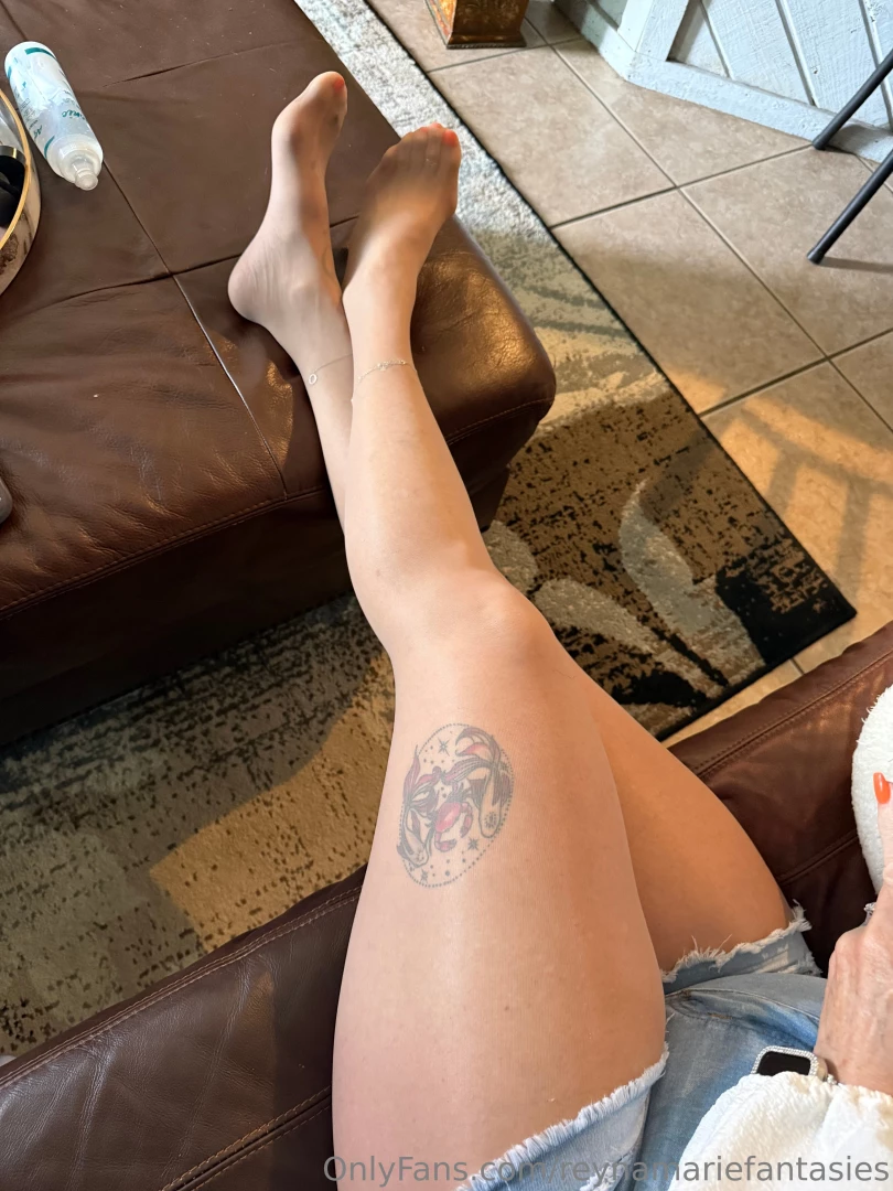 A little pantyhose legs before our hike part 1 