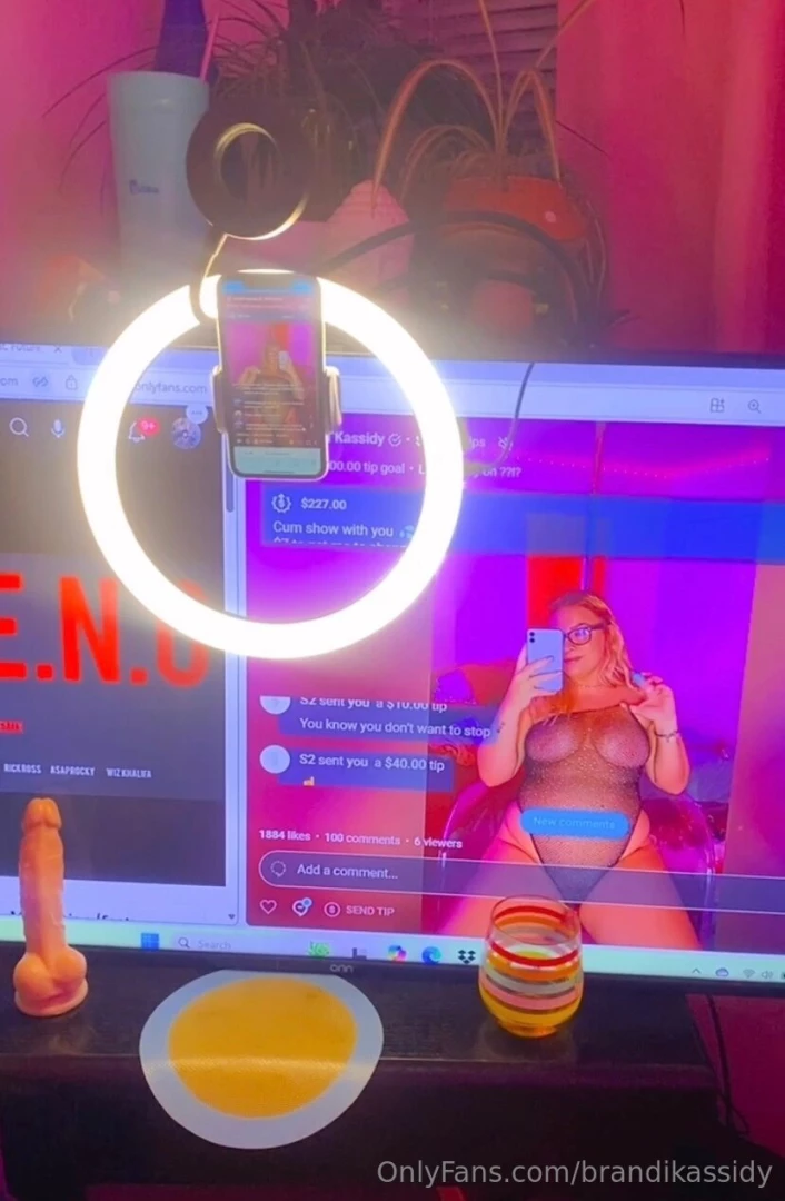 Not one but two orgasms on last nights stream w my hitachi i used my 