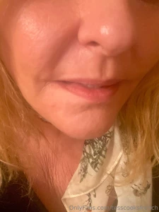 Guess what i m thinking about at this moment