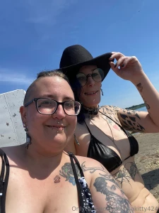 Me and the ever so sexy boxieboii went to the beach my suit wasnt very