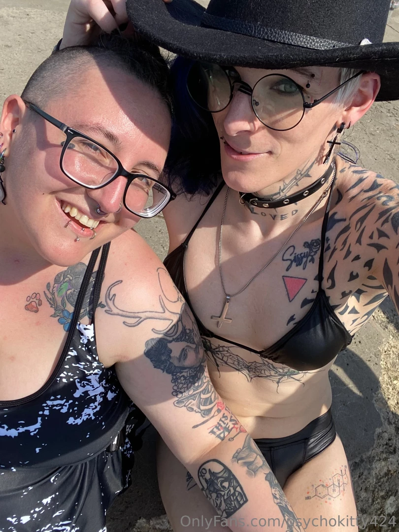 Me and the ever so sexy boxieboii went to the beach my suit wasnt very part 3 