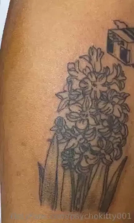 Cute lil bee 