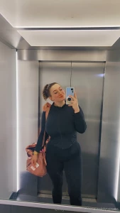 Vllt mal titten im aufzug fotografieren f r die premium-juni-abonneten