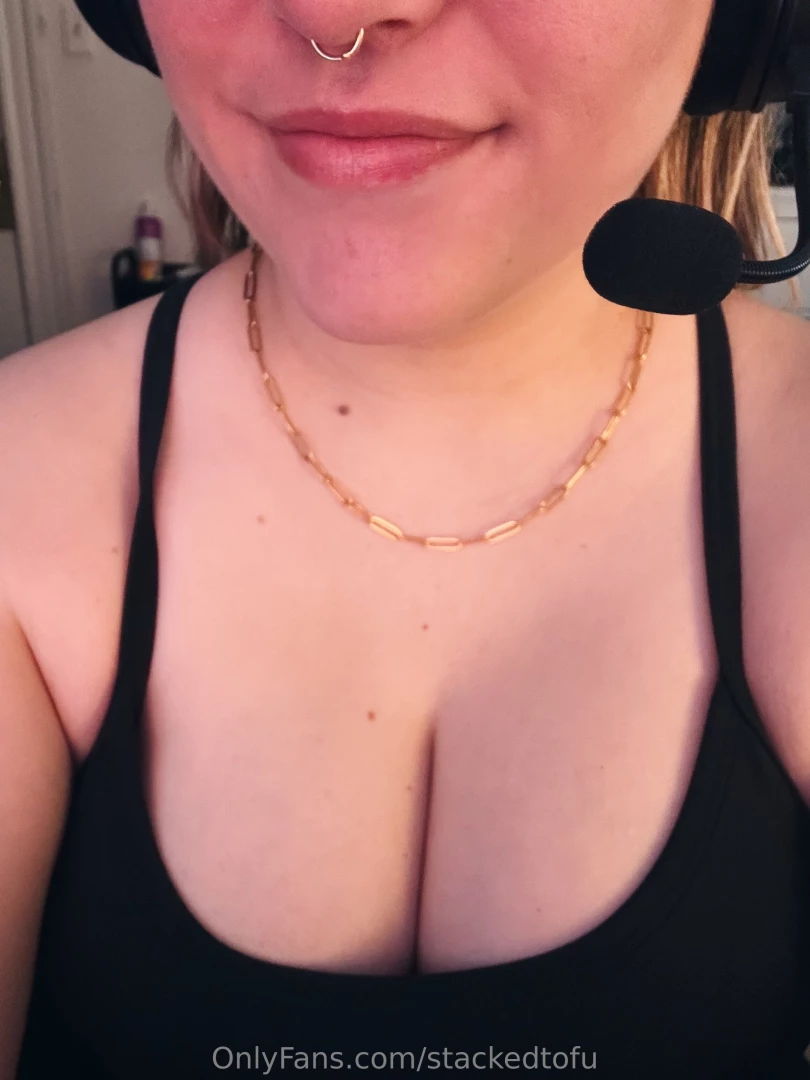 Get in here https www twitch tv stackedtofu 