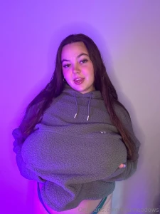 Swipe to see some naughty underboob action part 3