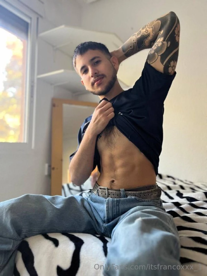 Cupcakeshappy do you want to meet a sexy and strong 20 year old guy so part 1 