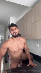 A glass of milk una copa de leche