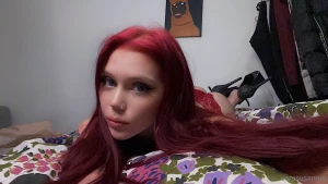 Heiii murut oon ollu taas kipeen mutta video toiveita otetaan vastaan