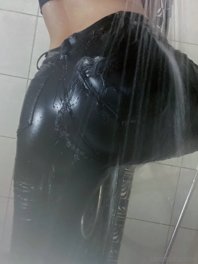 Aika m r t tunnelmat getting wet 