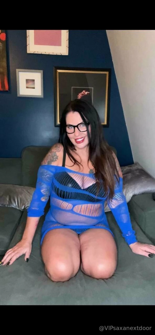 Maybe this outfit reveals a lot but i love it 