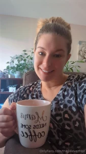 Hello angels who s wanting some naughty content today come to my vip part 1