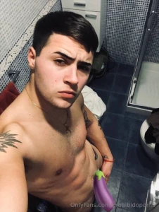 Matiacosta24 hello my love my name is matias im a very horny 19 year