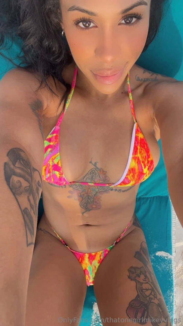 It s getting colder so now i m wishing i was on a beach right now 