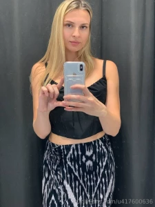 How s the view from the changeroom mirror i bet it s stunning from all