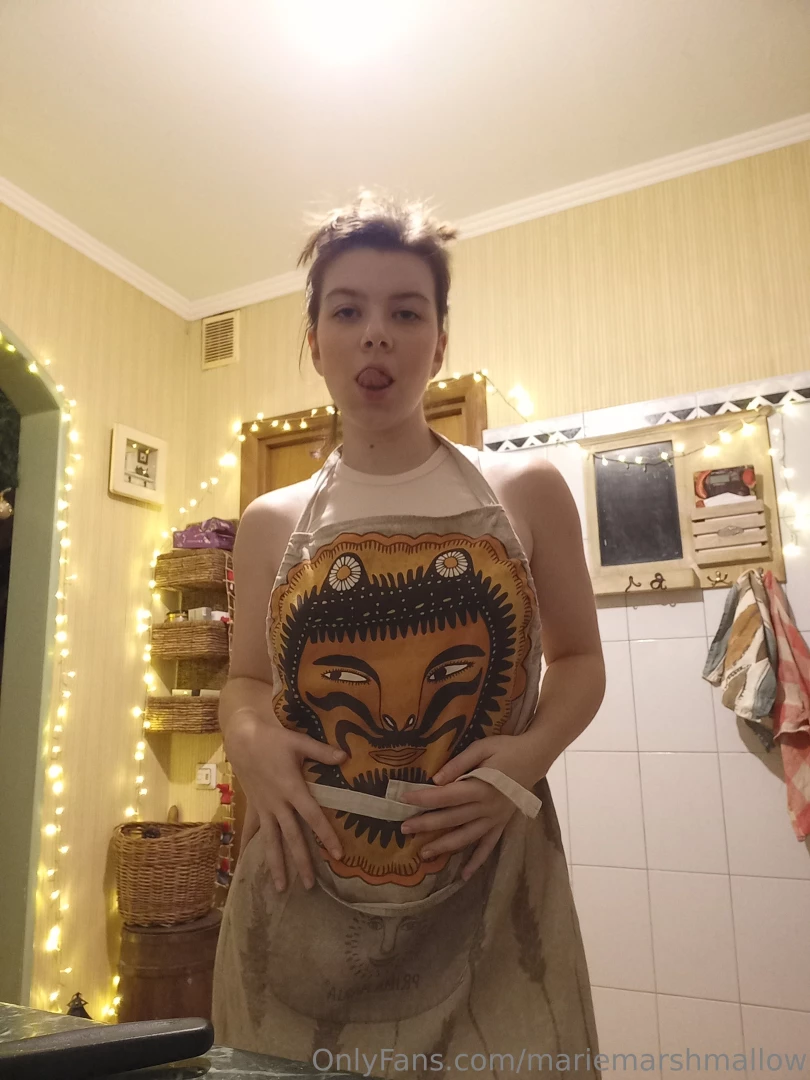 Shall i make you something edible or shall i be your dinner too 