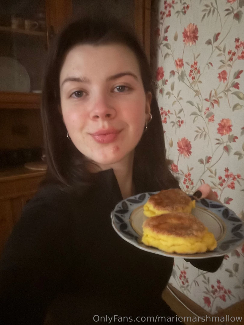 Good mornings start with warm cheesecakes and good cheer 