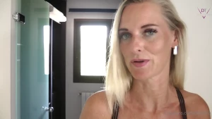 Nice sunday to my fans kisses tina