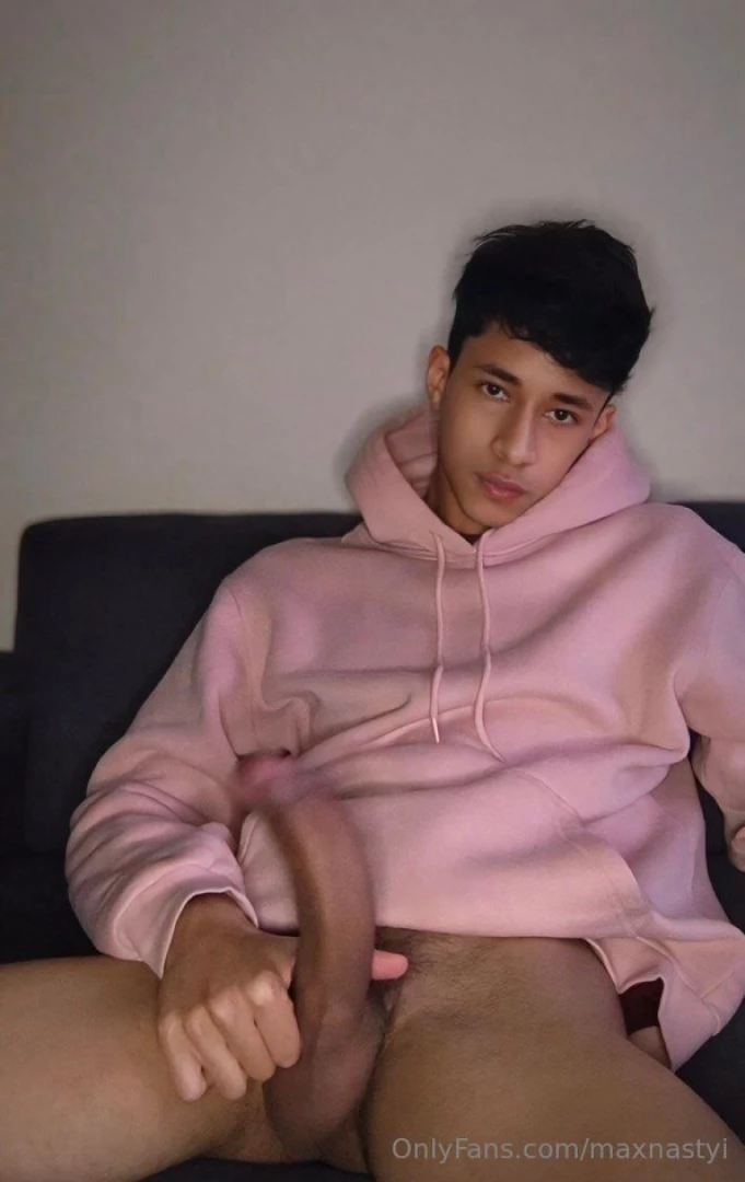 Saelxxx is a skinny boy with a big fat cock and a juicy ass ready to part 5 