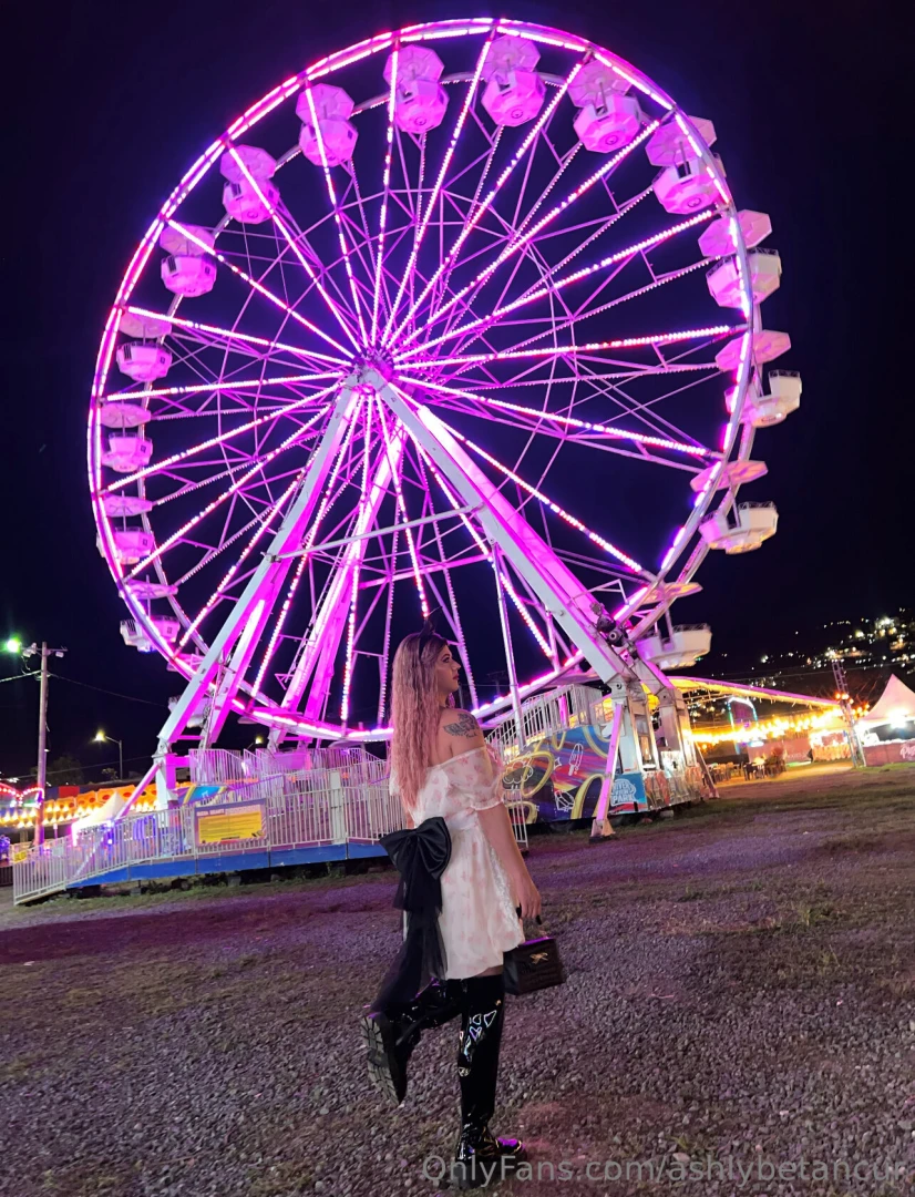 I went to an amusement park because i wanted to laugh feel the part 1 