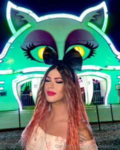 I went to an amusement park because i wanted to laugh feel the part 4
