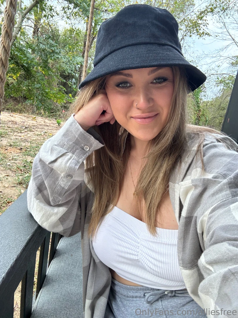 Just saying hi on your lunch break 